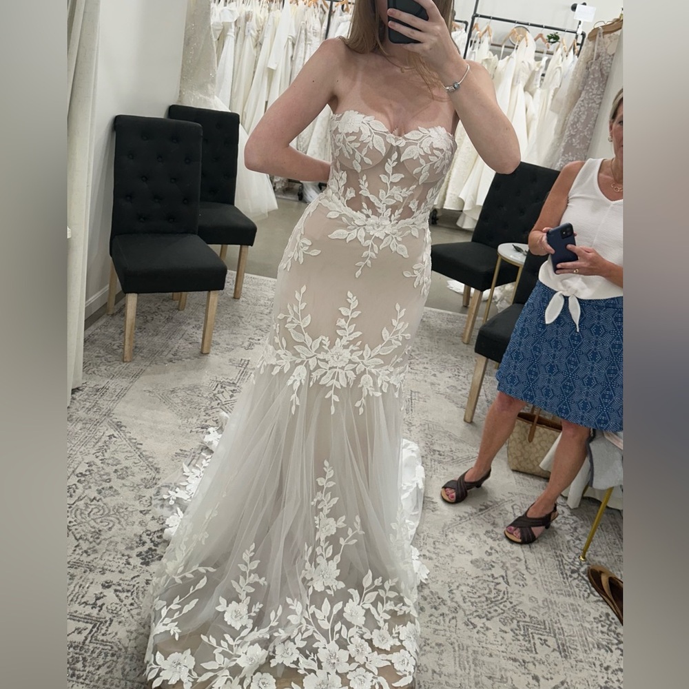 Madi Lane Wedding Dress - Size 10